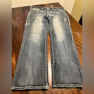 Cowgirl Tuff Light Wash 5 Pocket Embellished Women’s Jeans 36W/33L